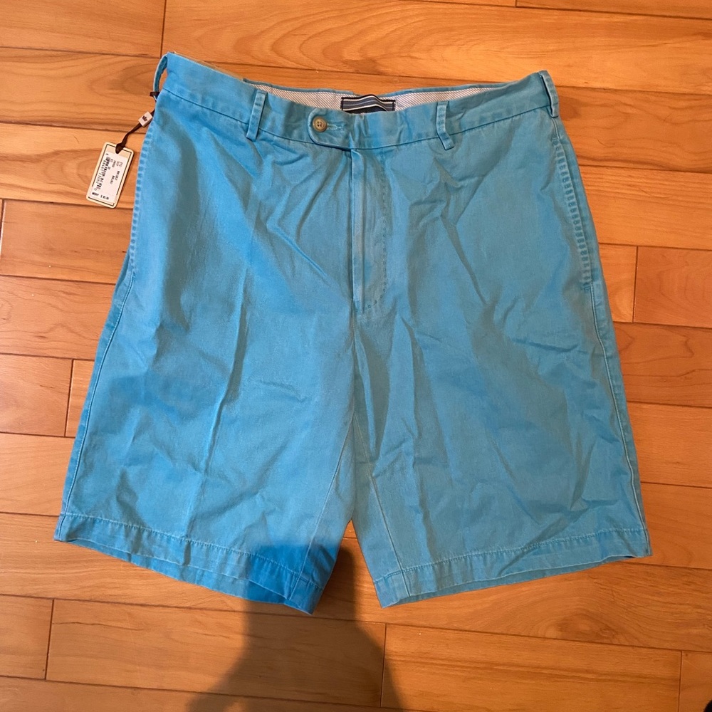 Peter Millar shorts. Size 33. NWT.